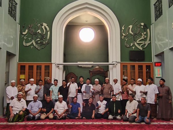 Serah terima dokumen masjid