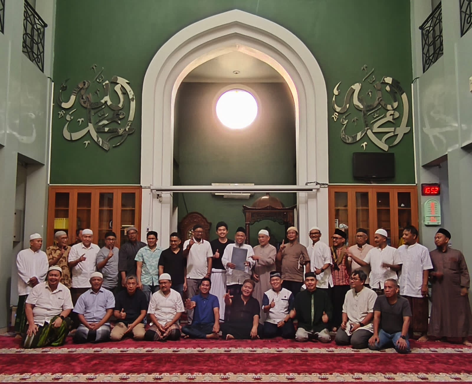 Serah terima dokumen masjid Serah terima dokumen masjid