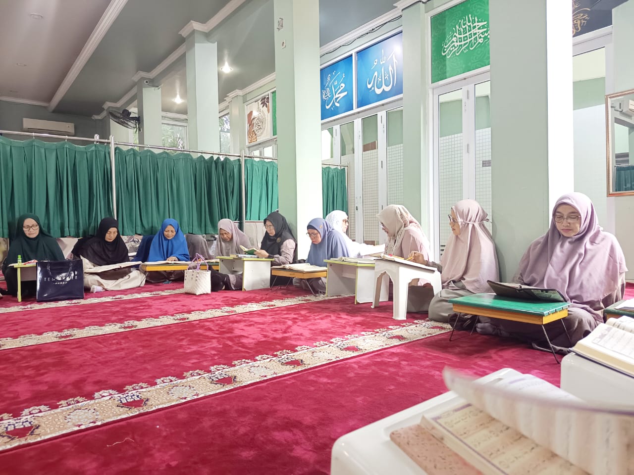 Semarak Tadarus Al-Qur’an Ibu-Ibu Majelis Taklim Masjid Baitil Makmur di Bulan Ramadan 1447 H Semarak Tadarus Al-Qur’an Ibu-Ibu Majelis Taklim Masjid Baitil Makmur di Bulan Ramadan 1447 H